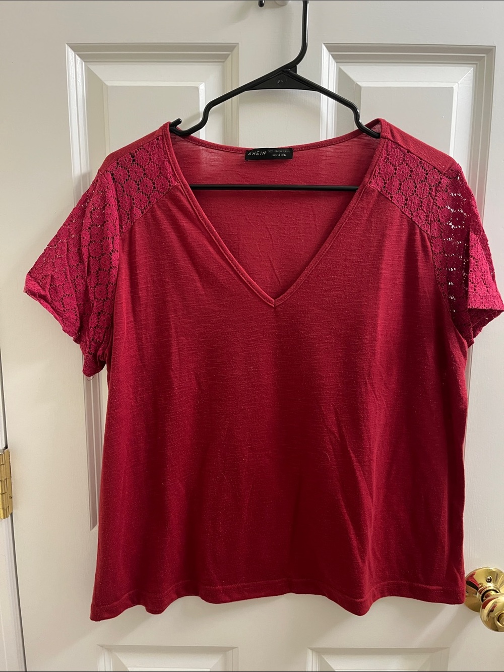 SHEIN Burgundy V-Neck Short Sleeve Top with Lace Shoulders